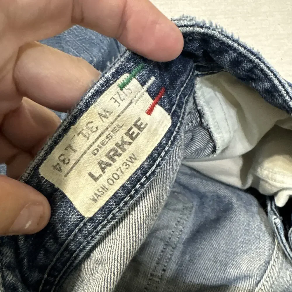Diesel Larkee Mens 31x34 Regular Straight Blue Jeans Distressed Nice Fade EUC